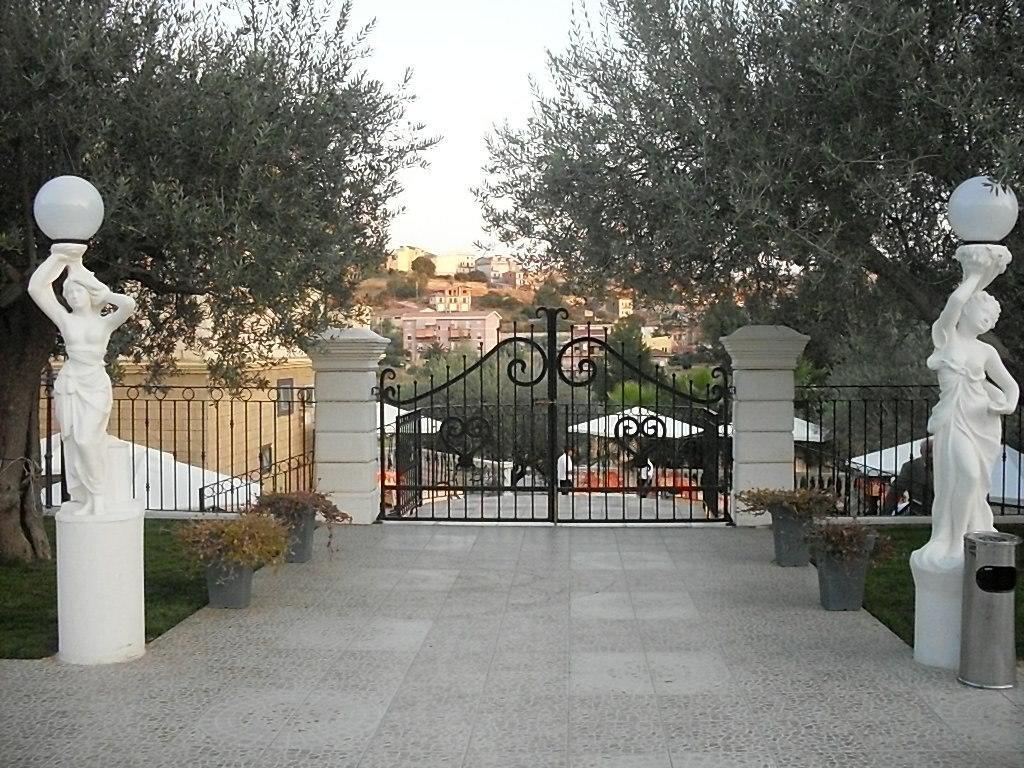 Parco Degli Ulivi Hotel Mirabella Imbaccari Esterno foto